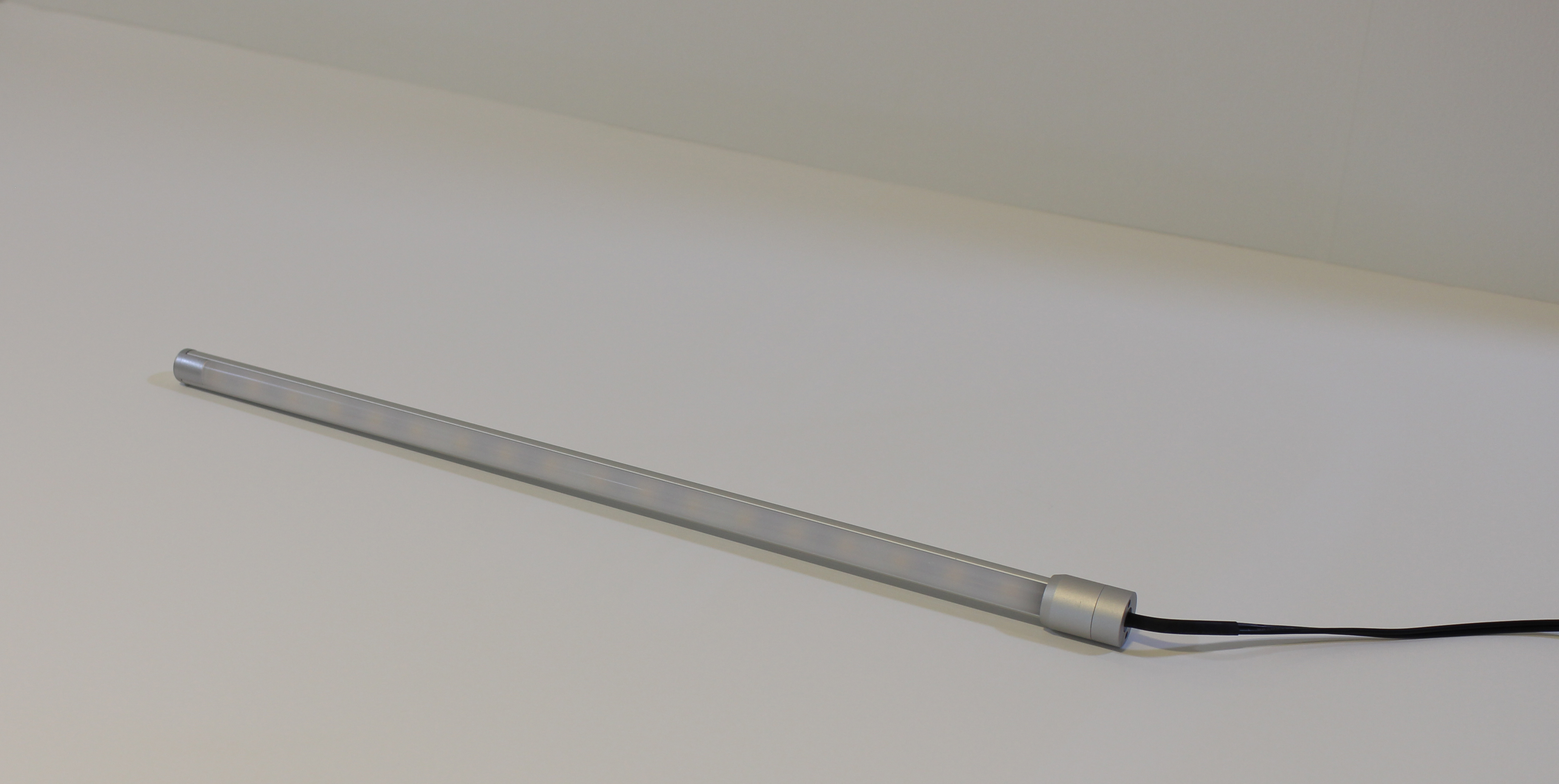 LED Tower type Showcase Lighting